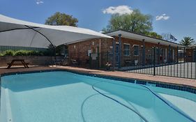 Cadman Motor Inn And Apartments